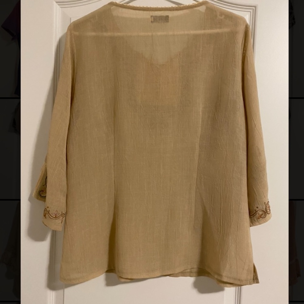 Mid length sleeves top - Picture 4 of 4